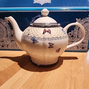 Fanquare 21-Piece British Porcelain Tea Sets of 6, Butterfly 1 Chipped Tea Cup